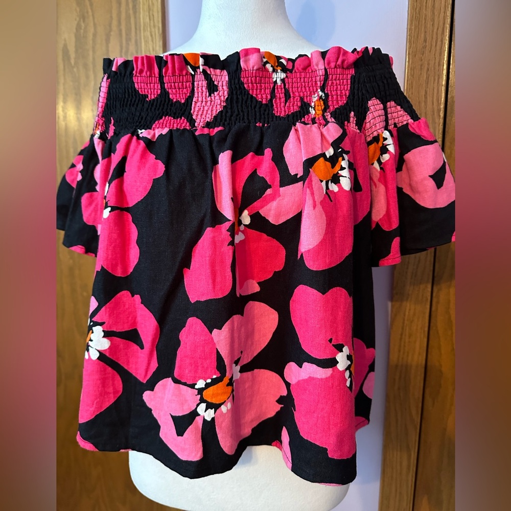 Who What Wear XS off-the-shoulder cropped top.